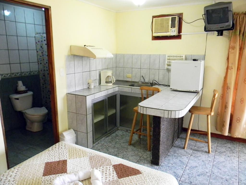 Cabinas Paraiso Pez Vela Quepos Exterior photo