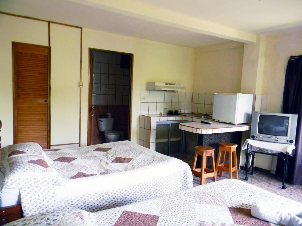 Cabinas Paraiso Pez Vela Quepos Room photo